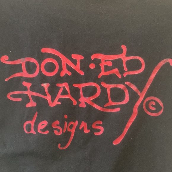 Ed Hardy Black Short Sleeve Tee with Red and Blue Design - Picture 7 of 7